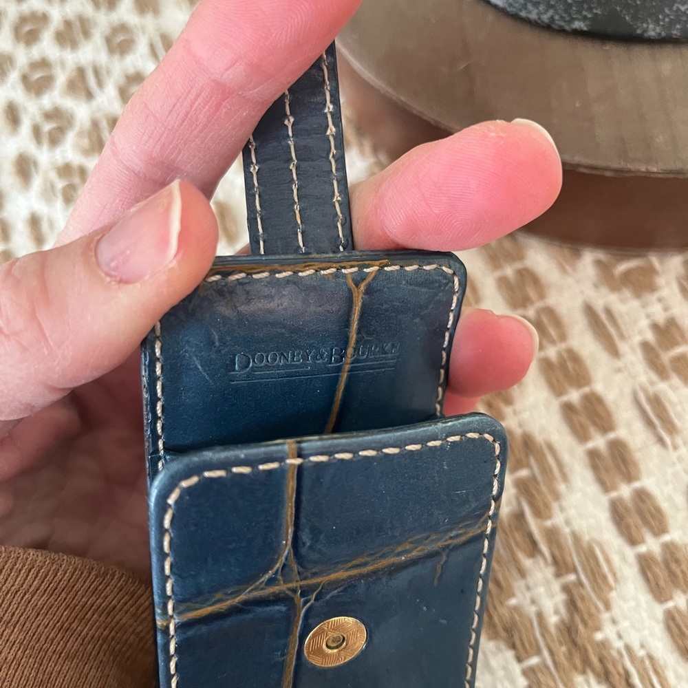 Dooney & Bourke Blue Croc Embossed Leather Cell Phone Case Holder - Picture 5 of 5